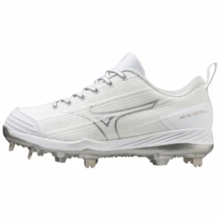 Mizuno Sweep 6 Low Womens Metal Softball Cleats -Baseball Gear Store White 62f9b197 28dc 4d38 bd3e 5a6565c4b89d